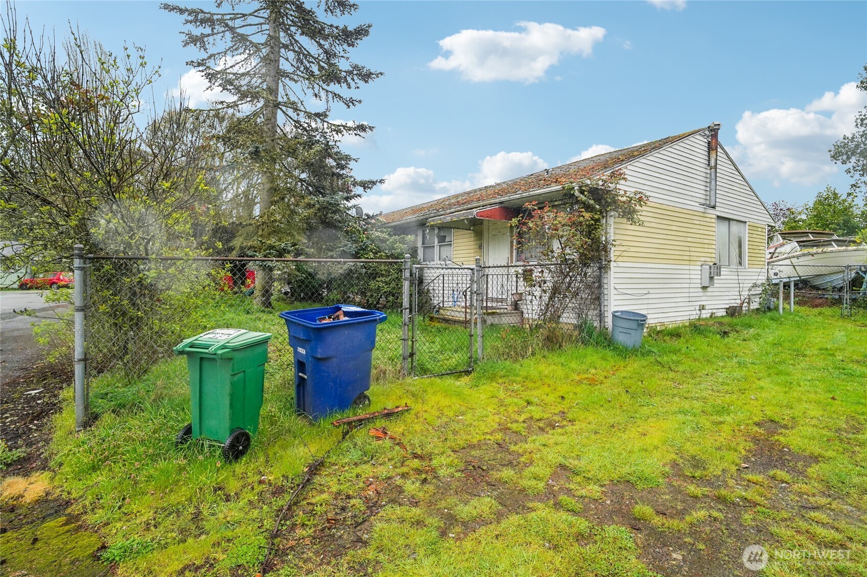 2008 Harrington Circle Northeast Renton, WA 98056 - Photo 14 of 24