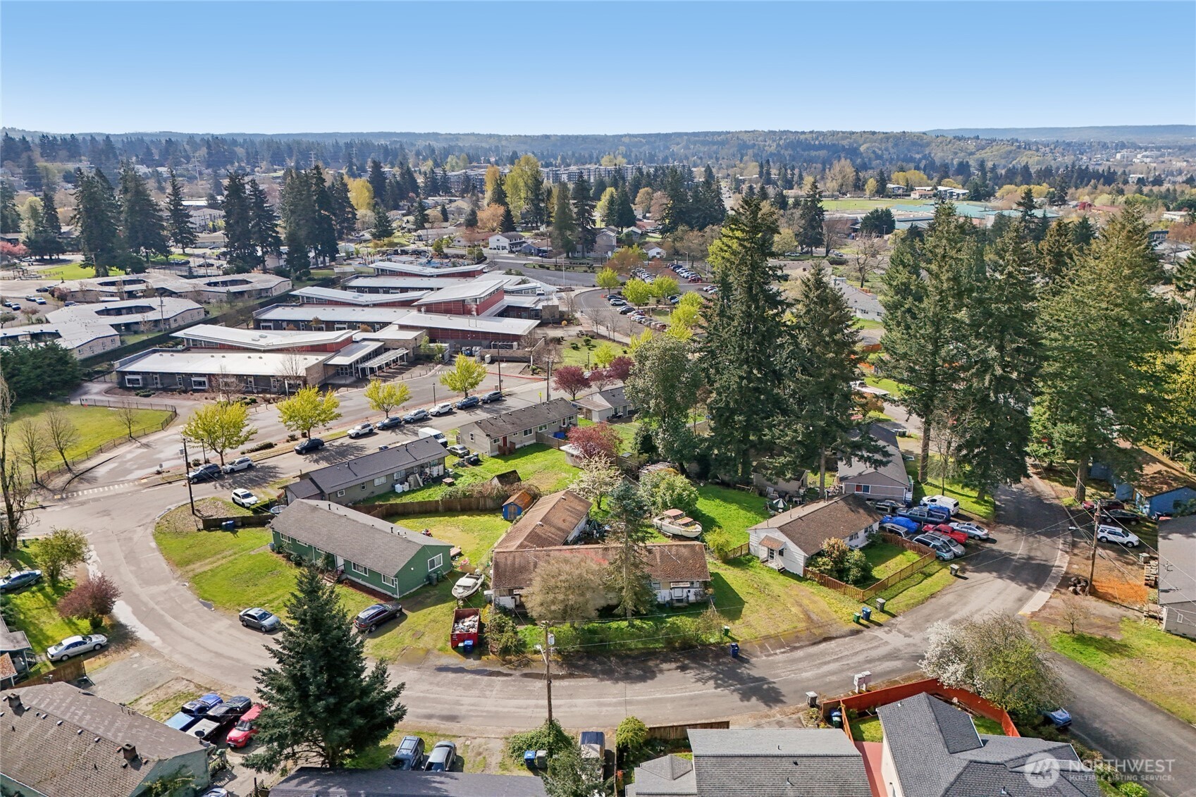 2008 Harrington Circle Northeast Renton, WA 98056 - Photo 3 of 24