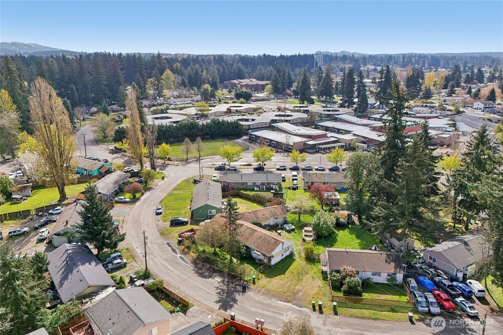 2008 Harrington Circle Northeast Renton, WA 98056 - Photo 4 of 24