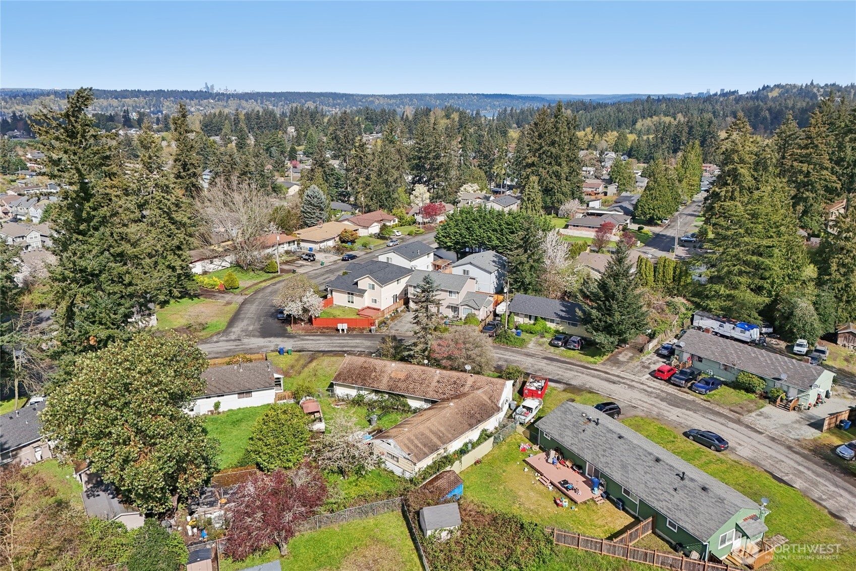 2008 Harrington Circle Northeast Renton, WA 98056 - Photo 5 of 24