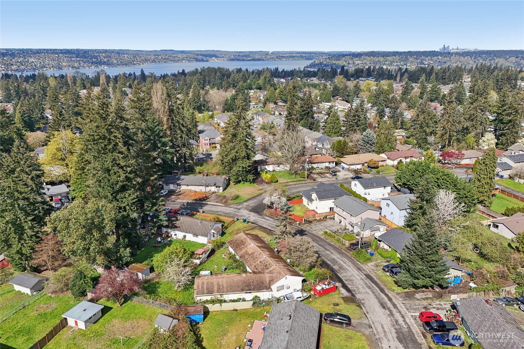 2008 Harrington Circle Northeast Renton, WA 98056 - Photo 6 of 24