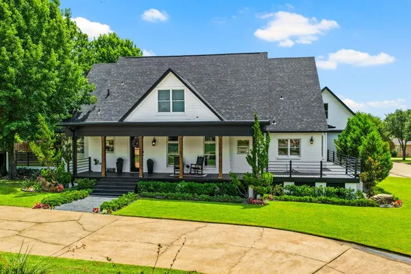 $869,000 | 507 Greenhill Park Avenue, Mount Pleasant, TX 75455