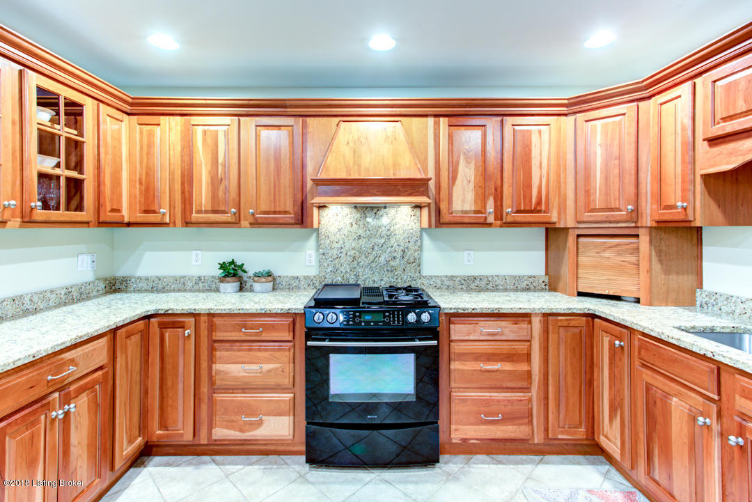 13300 Creekview Road Prospect, KY 40059 - Photo 17 of 38 13300 Creekview Rd-15