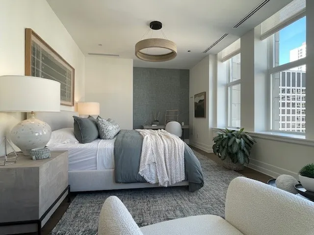 $2,700,000 | 435 North Michigan Avenue, Unit 1303, Chicago, IL 60611