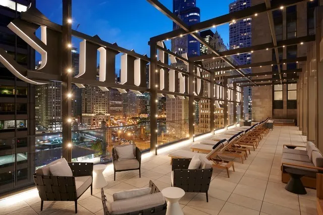 $2,700,000 | 435 North Michigan Avenue, Unit 1303, Chicago, IL 60611
