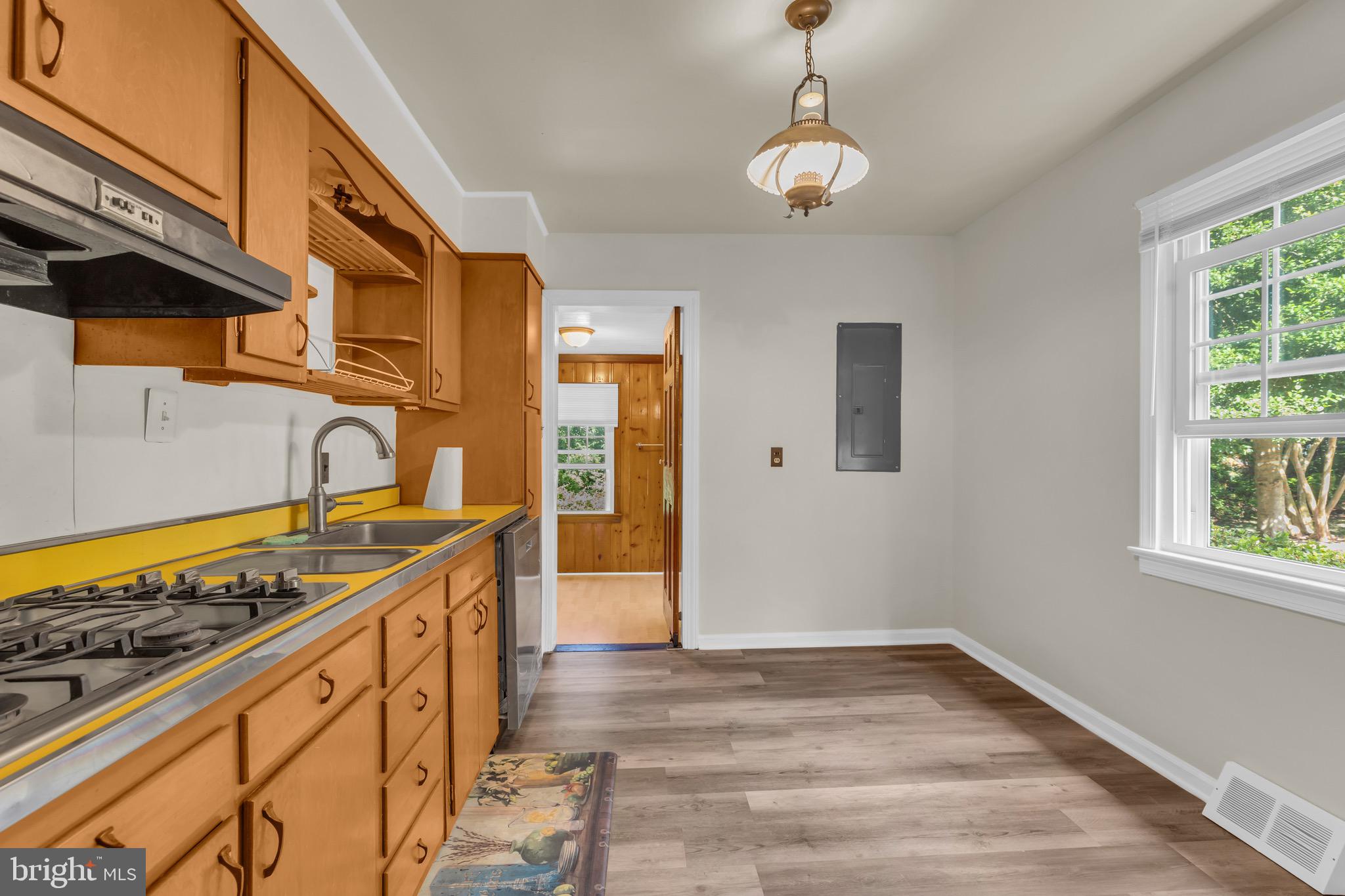 10632 Old Colchester Road Lorton, VA 22079 - Photo 9 of 54