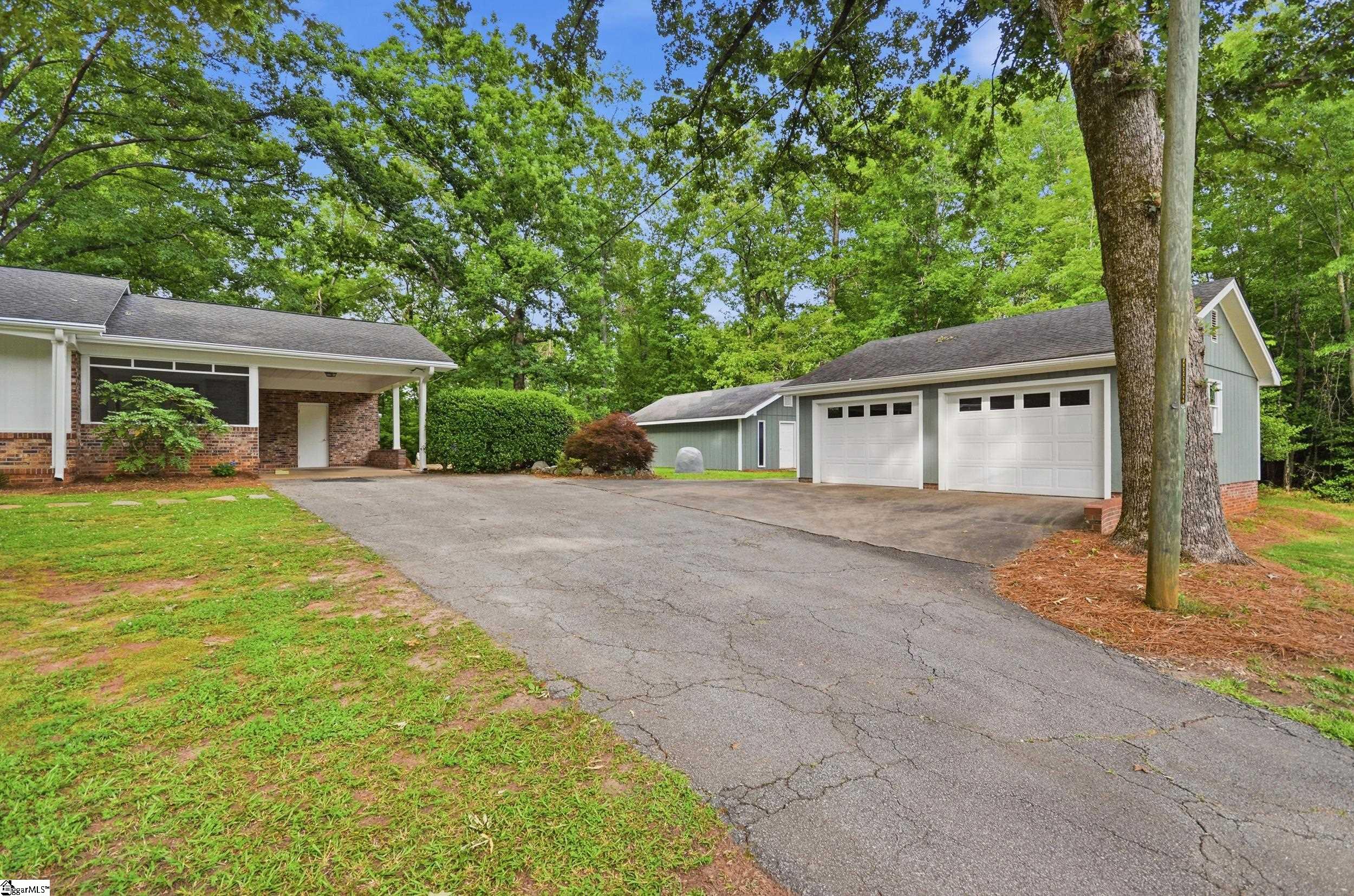 100 Crystal Lane Pickens, SC 29671 - Photo 4 of 47