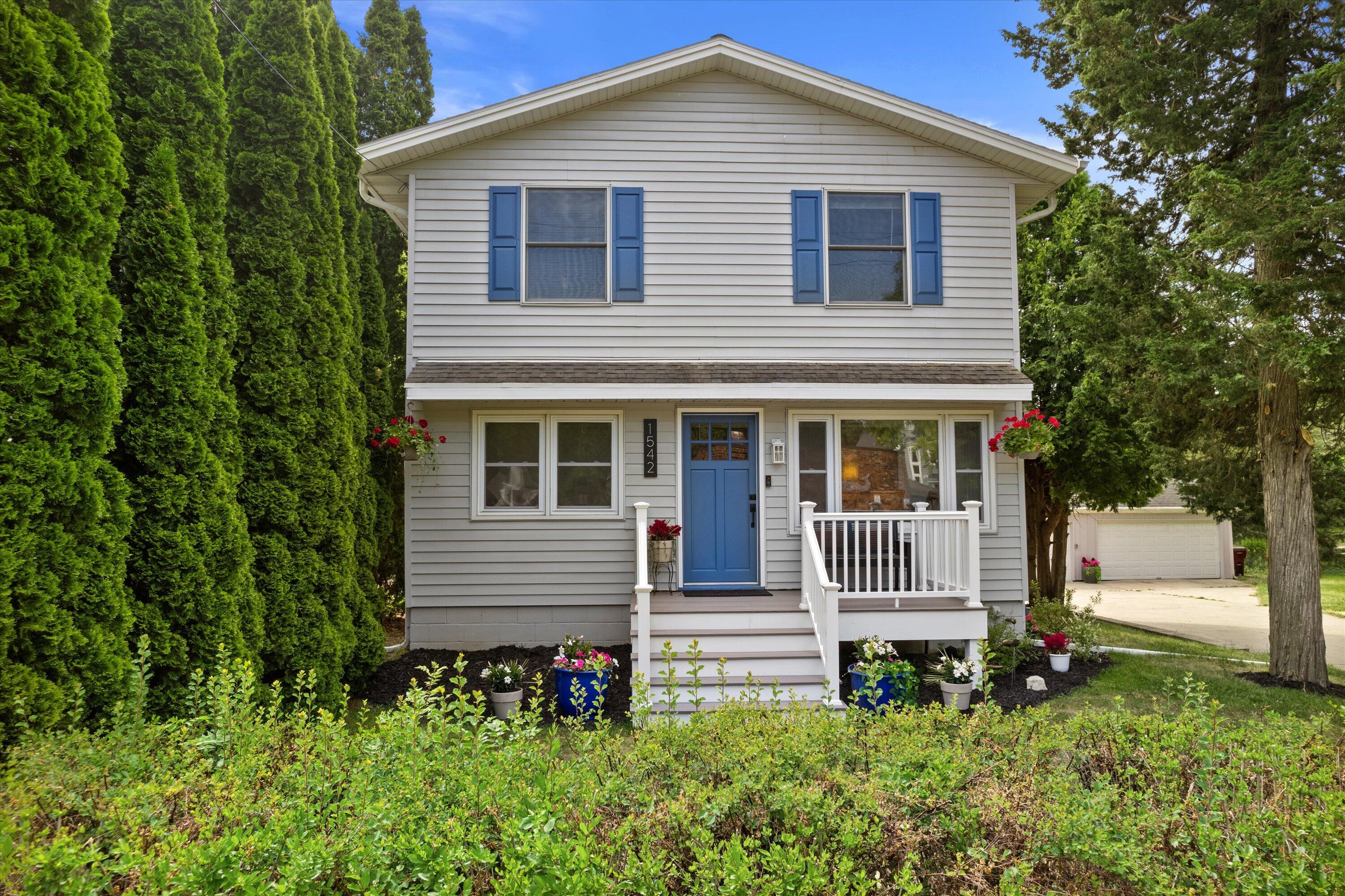 1542 3rd Street Delafield, WI 53018 - Photo 50 of 55 01-DJI_0826