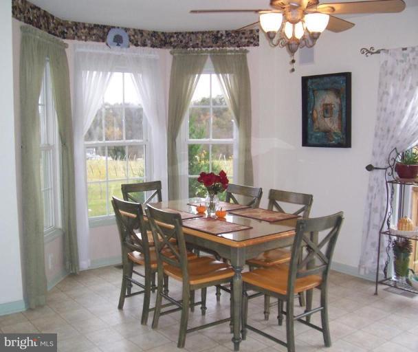 3622 Mills Road Sharpsburg, MD 21782 - Photo 3 of 17 Dining Area