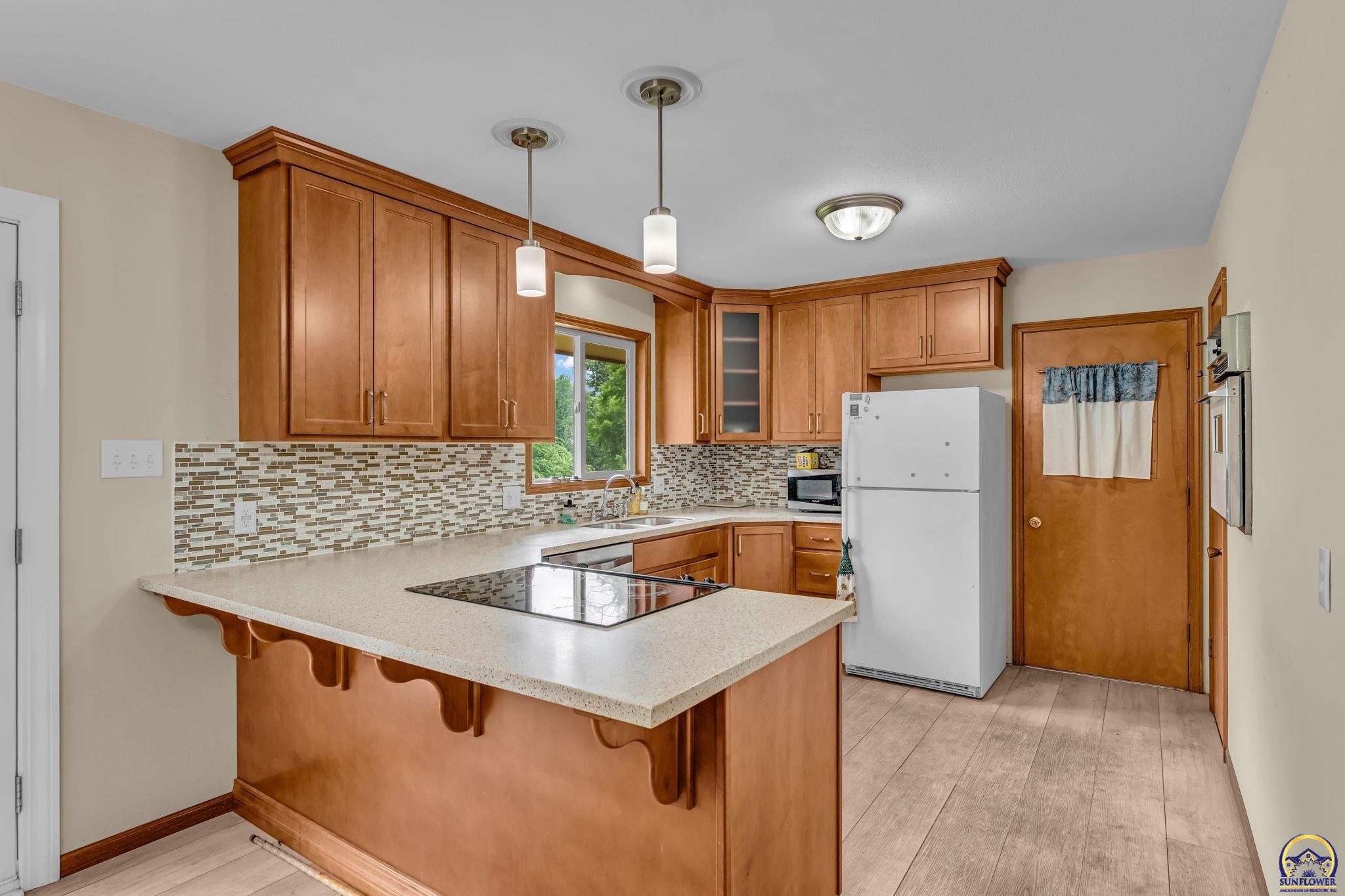 4101 Northwest Pocahontas Drive Topeka, KS 66618 - Photo 7 of 23