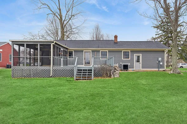 $299,000 | 404 Sherwood Avenue, Three Oaks, MI 49128