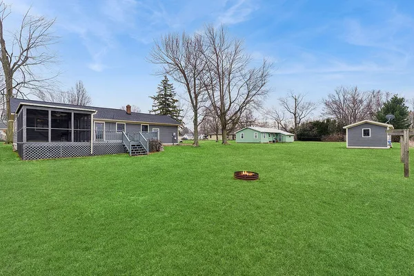 $299,000 | 404 Sherwood Avenue, Three Oaks, MI 49128