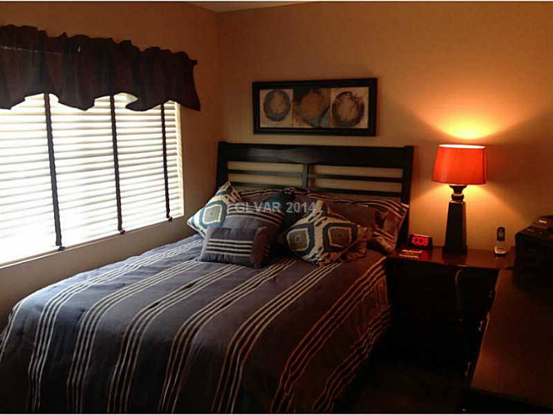 222 Camelback Ridge Avenue Henderson, NV 89012 - Photo 14 of 24 Property Photo.