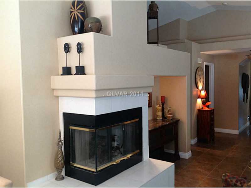 222 Camelback Ridge Avenue Henderson, NV 89012 - Photo 5 of 24 Property Photo.