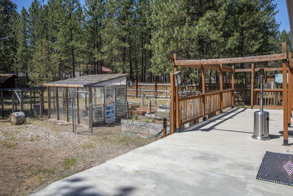14866 Bluegrass Loop Sisters, OR 97759 - Photo 14 of 23