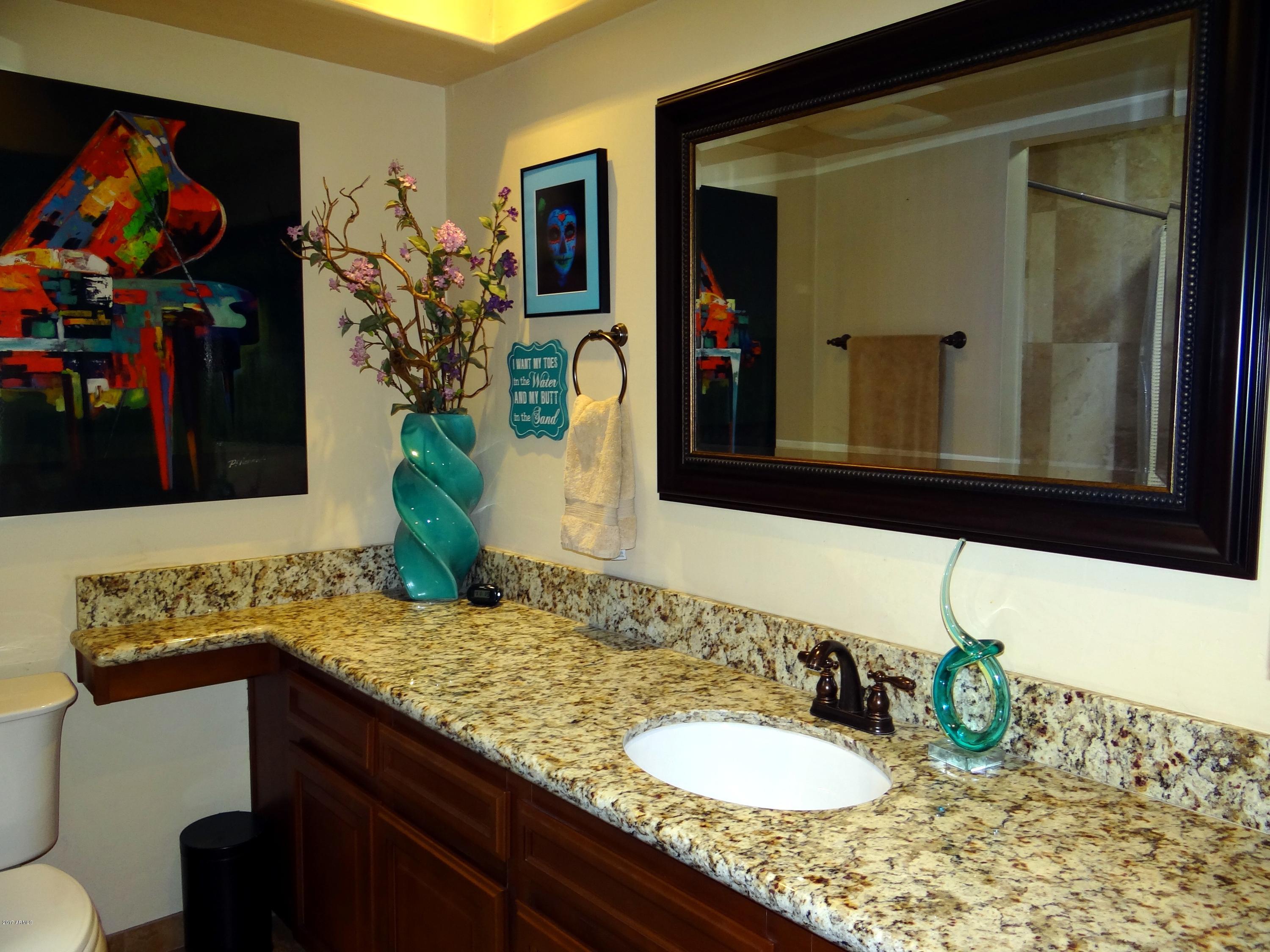 2512 East Mountain View Road Phoenix, AZ 85028 - Photo 21 of 34 BATH