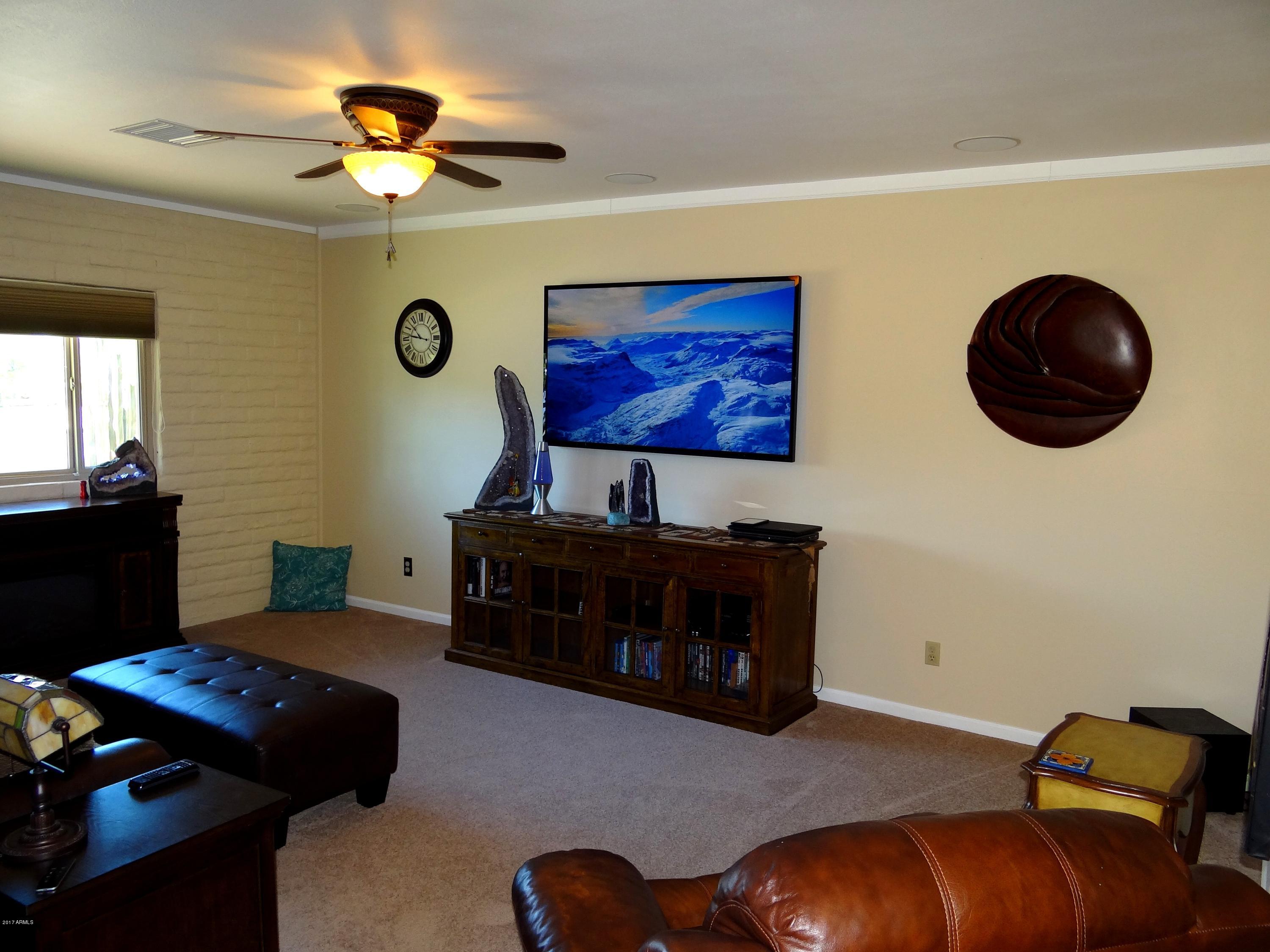 2512 East Mountain View Road Phoenix, AZ 85028 - Photo 9 of 34 FAMILY ROOM