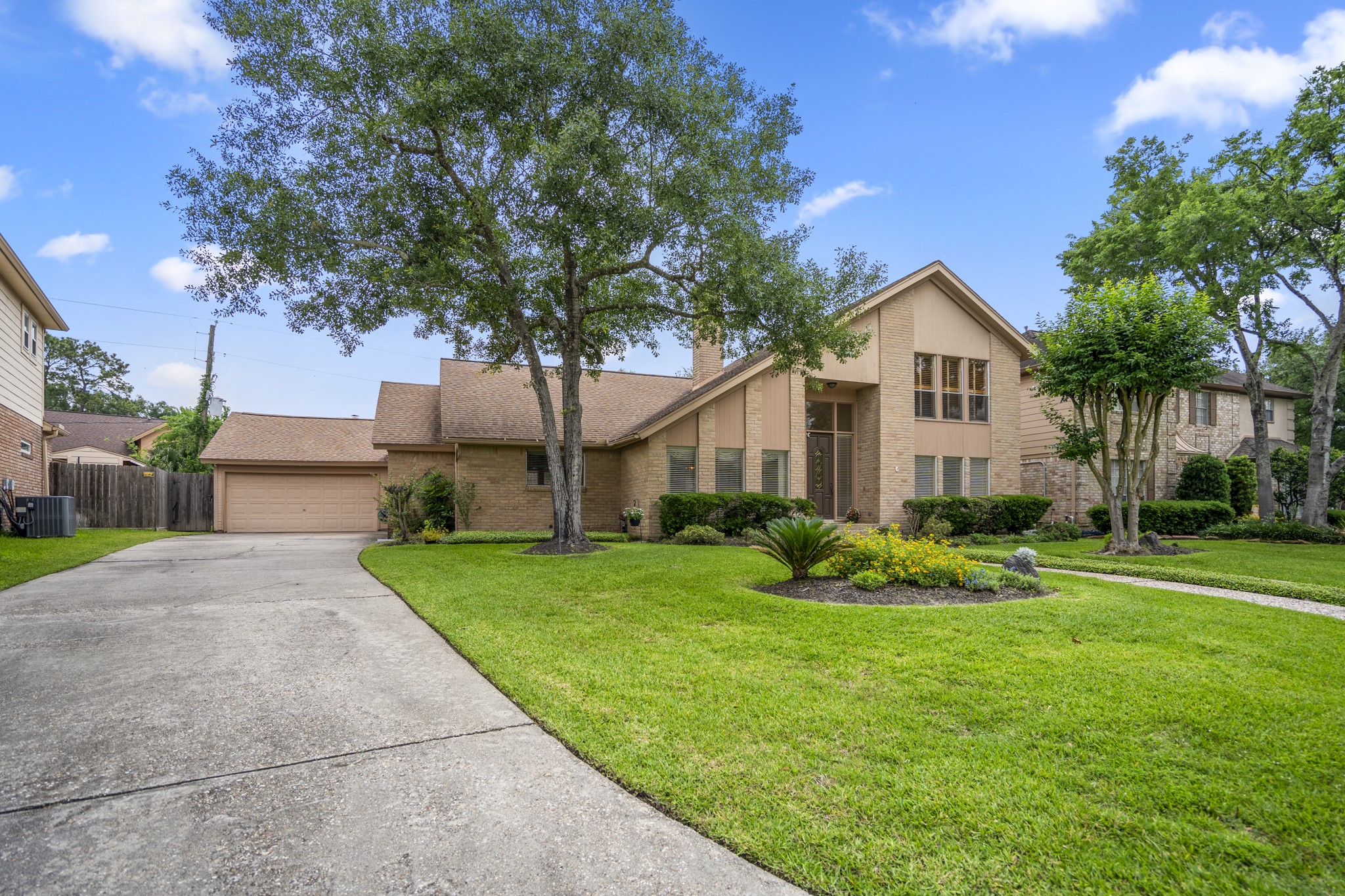 16606 Brendon Court Spring, TX 77379 - Photo 4 of 43 Conveniently and ideally located within a mile of top-rated Klein ISD schools, this home offers easy access to a nearby children's playground and dog park. Enjoy the benefits of a low property tax rate, and no flooding.
