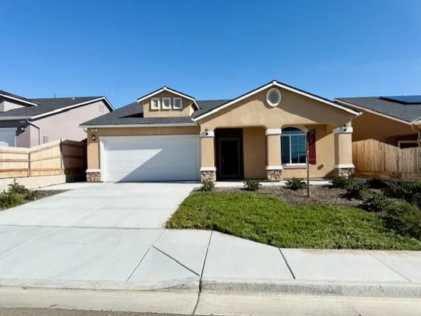 $374,900 | 913 Grangeville Avenue, Avenal, CA 93204