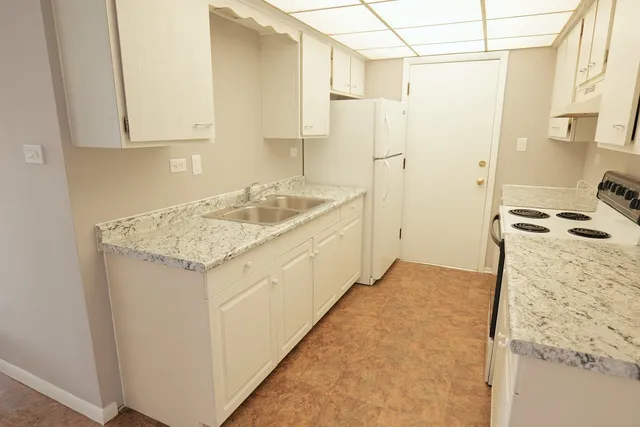 $1,600 | 12630 South Alpine Drive, Unit 7, Alsip, IL 60803