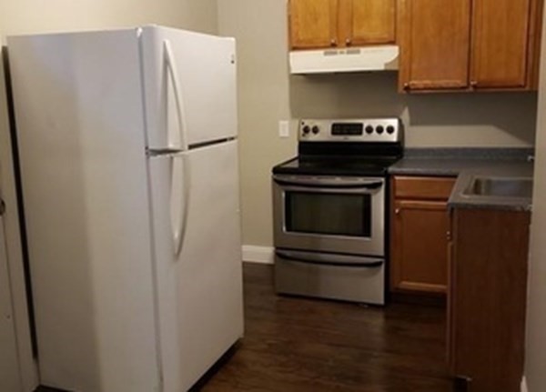496 4th Street Fall River, MA 02721 - Photo 7 of 8