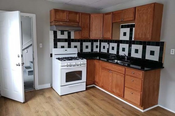 496 4th Street Fall River, MA 02721 - Photo 8 of 8