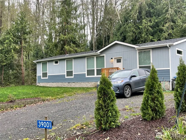 $2,490 | 39001 Northeast Shoreview Drive, Hansville, WA 98340