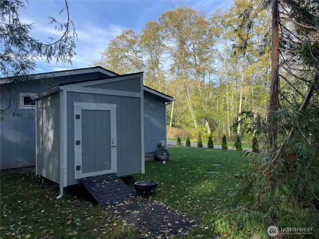 $2,850 | 39001 Northeast Shoreview Drive, Hansville, WA 98340