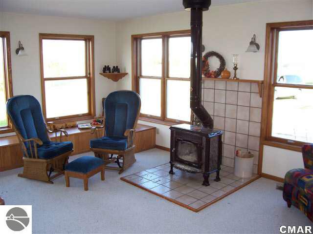 11950 North Meridian Road Farwell, MI 48622 - Photo 13 of 25 1774744-12.JPG