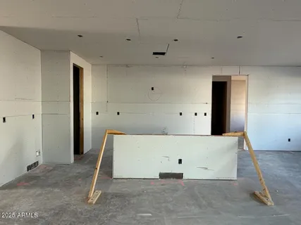 a view of a livingroom with closet