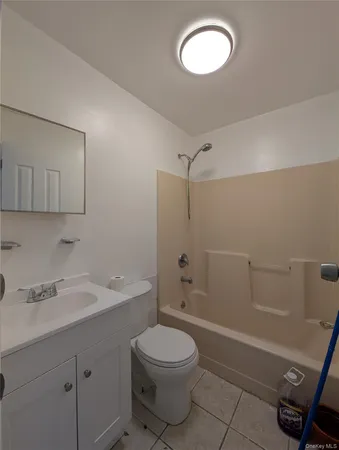 $2,800 | 528 B 32nd Street, Unit 3 | Bayswater