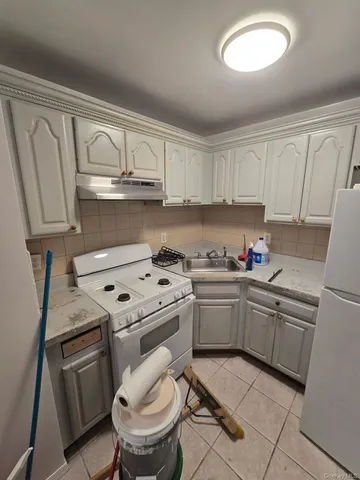 $3,500 | 528 B 32nd Street, Unit 2 | Bayswater