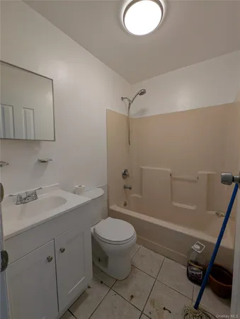 $2,800 | 528 B 32nd Street, Unit 3 | Bayswater