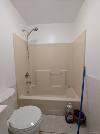 $2,800 | 528 B 32nd Street, Unit 3 | Bayswater