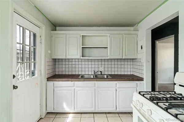 $650,000 | 1101 Akron Street, Aurora, CO 80010