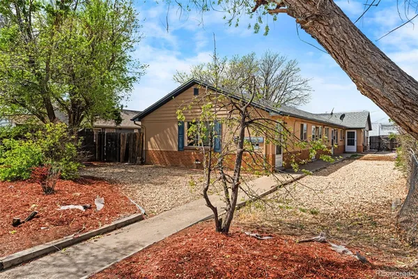 $650,000 | 1101 Akron Street, Aurora, CO 80010