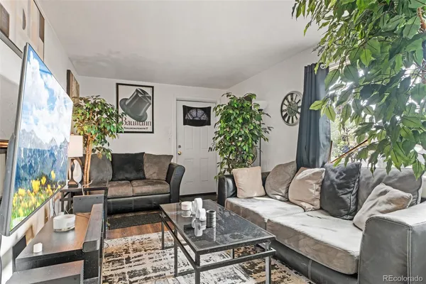 $650,000 | 1101 Akron Street, Aurora, CO 80010