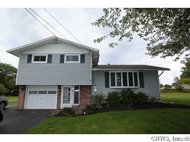 8594 Weaver Road Cicero, NY 13039 - Photo 1 of 1 Exterior Front