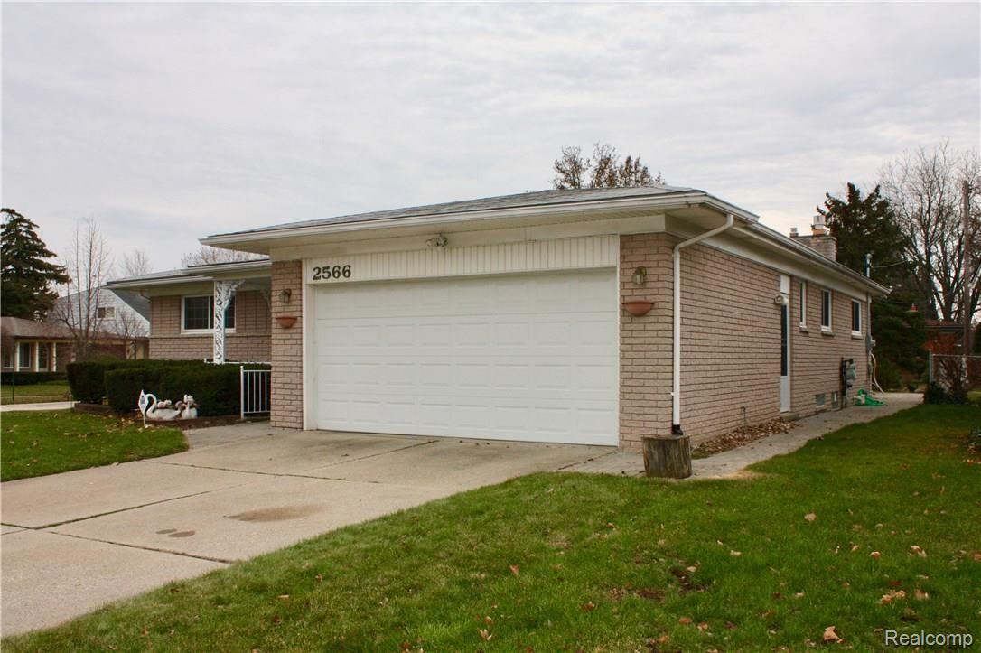 2566 Rhodes Drive Troy, MI 48083 - Photo 2 of 21 Rhodes Photos - 2.jpg