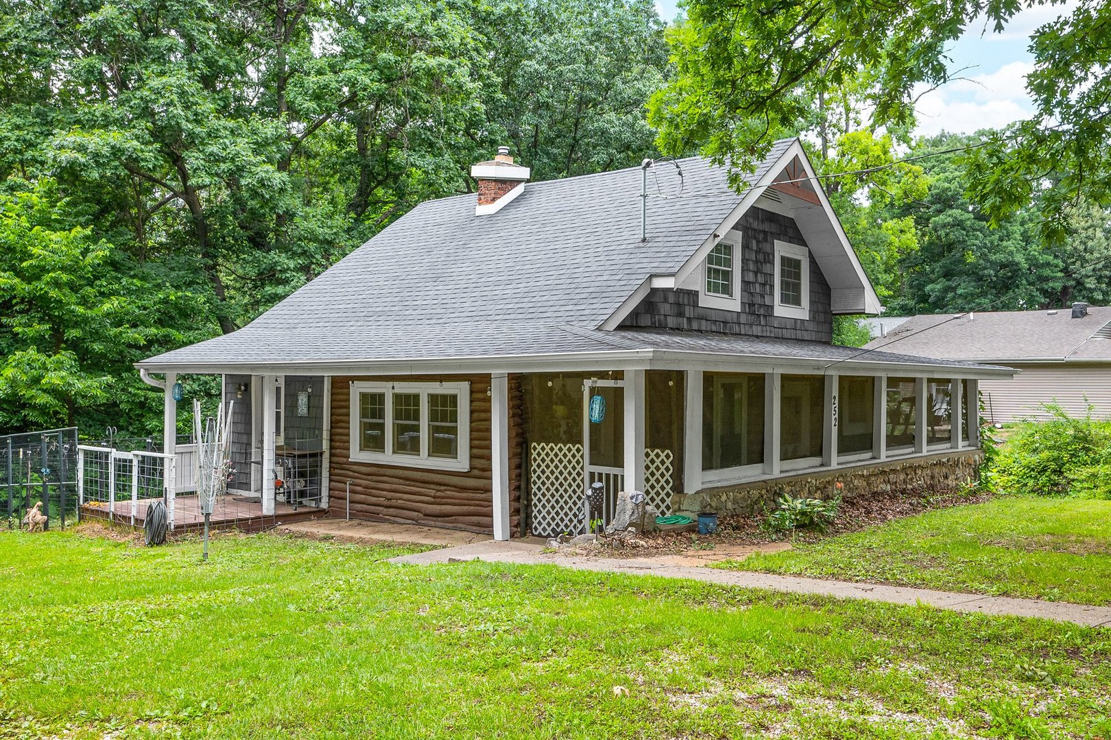 252 Sylvan Lane Creve Coeur, IL 61610 - Photo 2 of 30