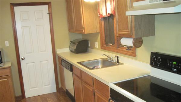 34 Pinecrest Road, Unit B Uxbridge, MA 01569 - Photo 9 of 20 Gallery Image 9