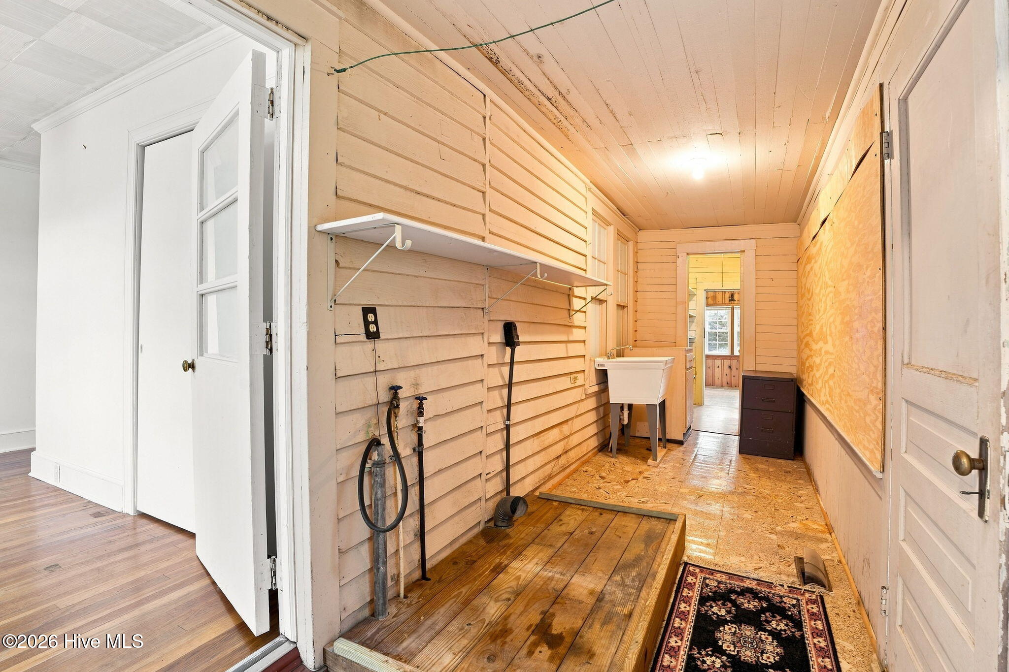 7220 Neal Road Lucama, NC 27851 - Photo 42 of 71 Laundry & utility room