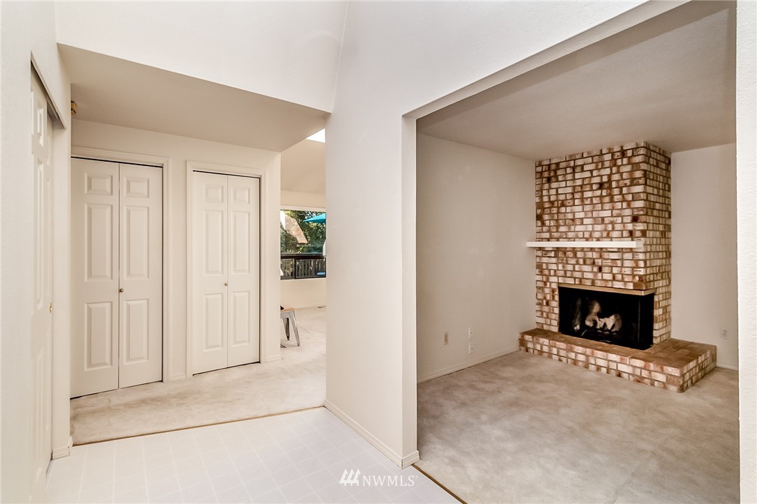 4902 145th Place Southwest Edmonds, WA 98026 - Photo 4 of 28 Gallery Image 4