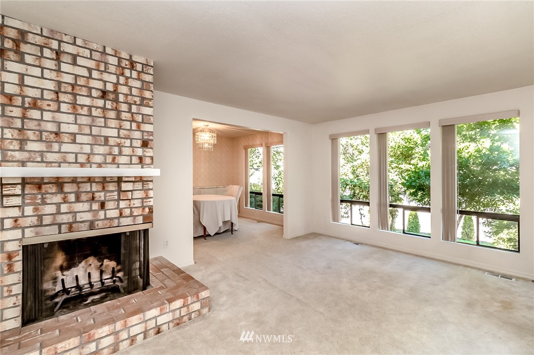 4902 145th Place Southwest Edmonds, WA 98026 - Photo 5 of 28 Gallery Image 5