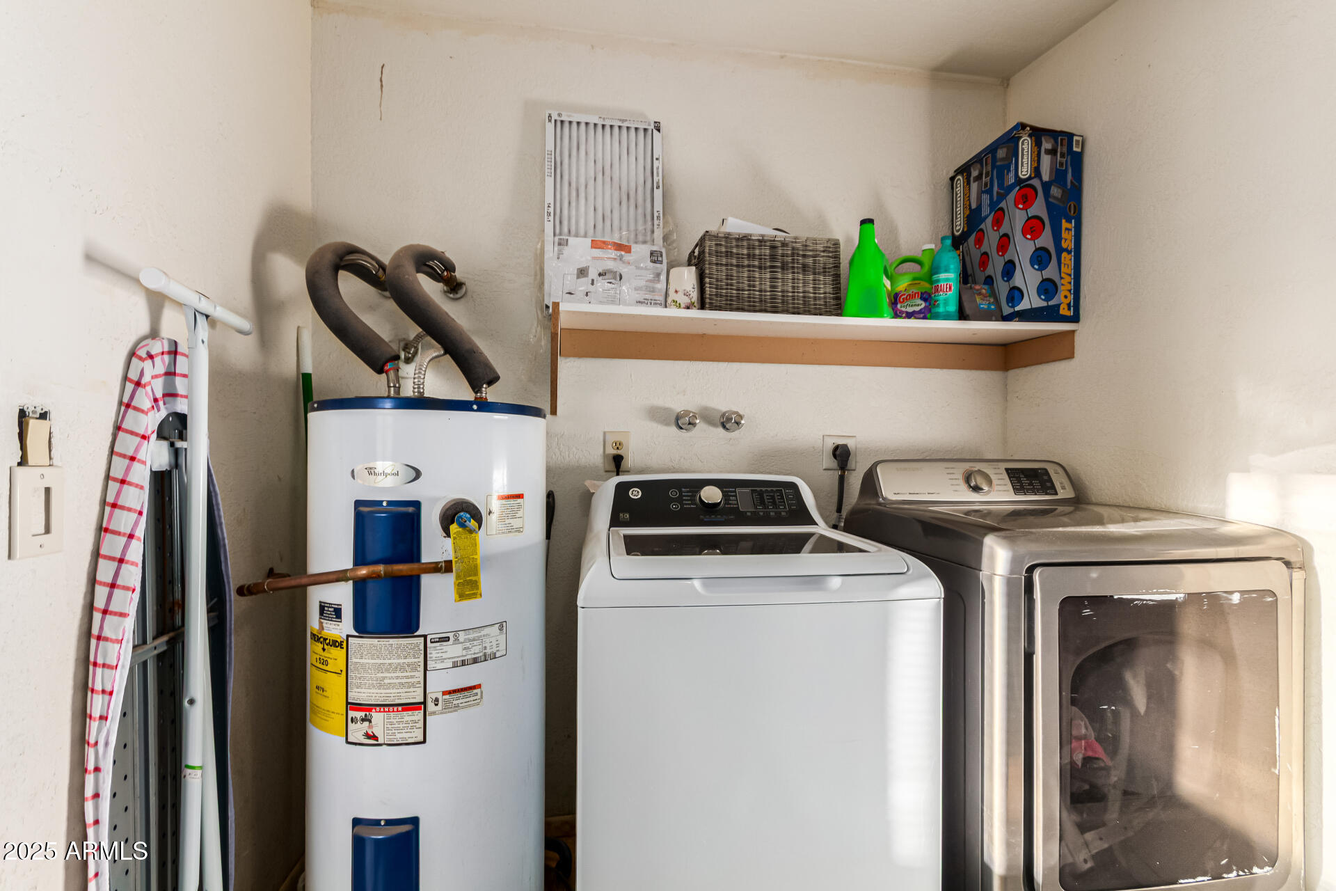 677 West 22nd Avenue Apache Junction, AZ 85120 - Photo 8 of 21 a utility room with dryer and washer