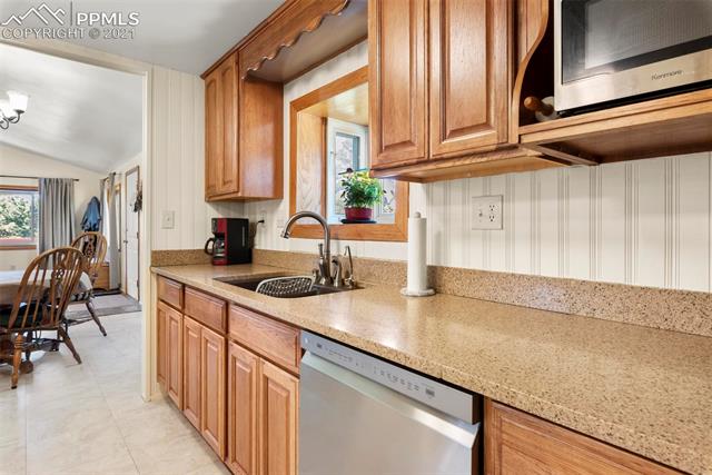 8415 Wildridge Road Colorado Springs, CO 80908 - Photo 24 of 48 Gallery Image 24