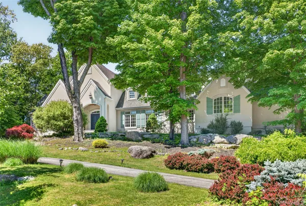 $990,000 | 10 Greenwich Avenue, Central Valley, NY 10917