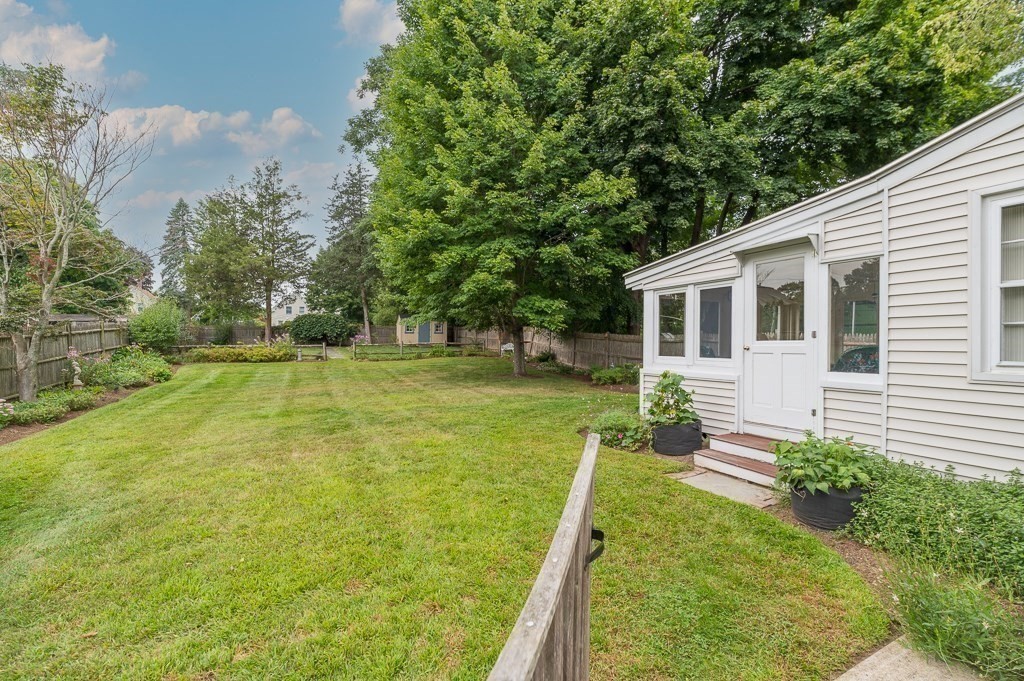 86 Union Street Hamilton, MA 01982 - Photo 4 of 37 Gallery Image 4
