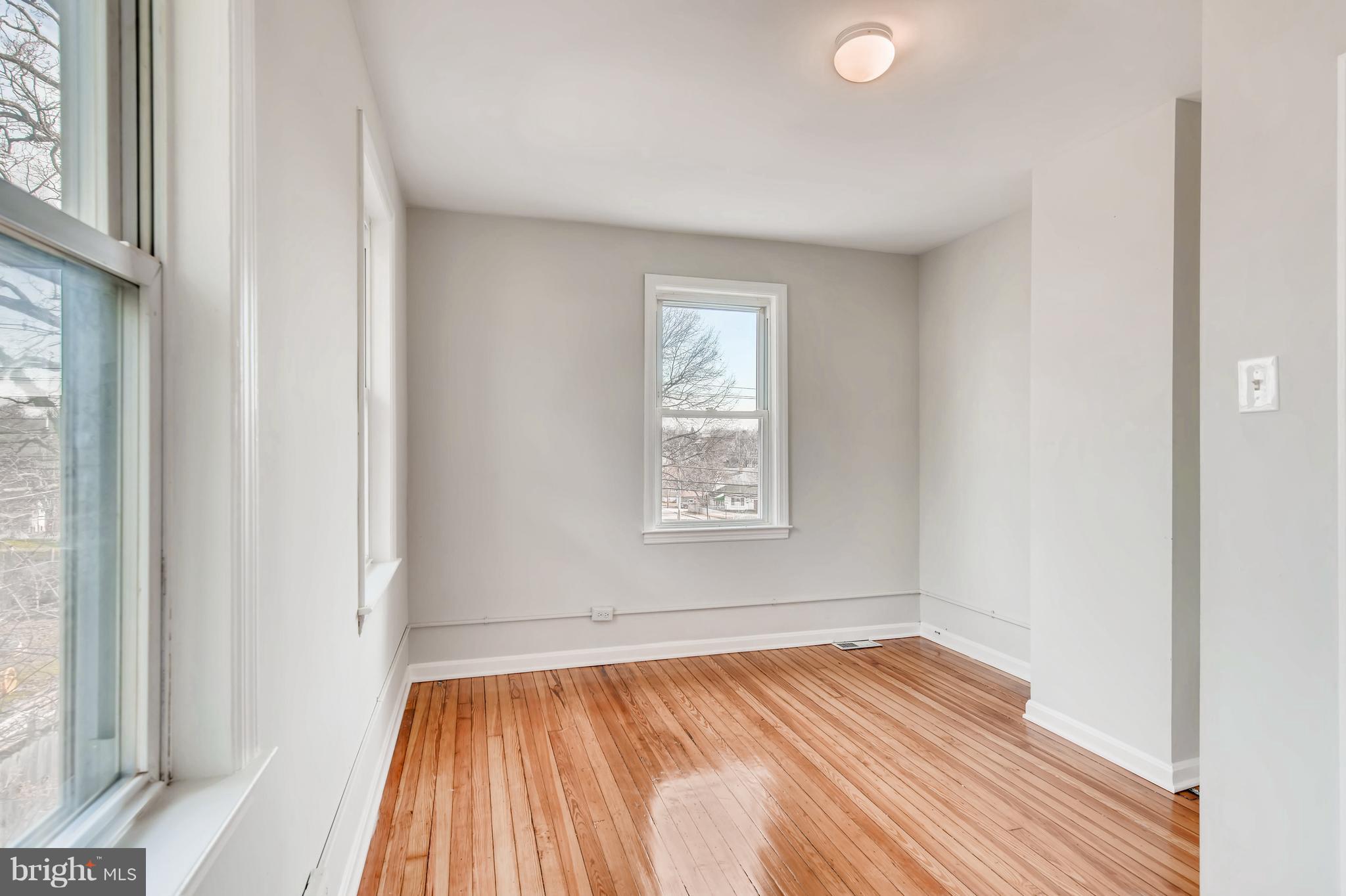 5507 Pilgrim Road Baltimore, MD 21214 - Photo 20 of 28 Upper Level Bedroom