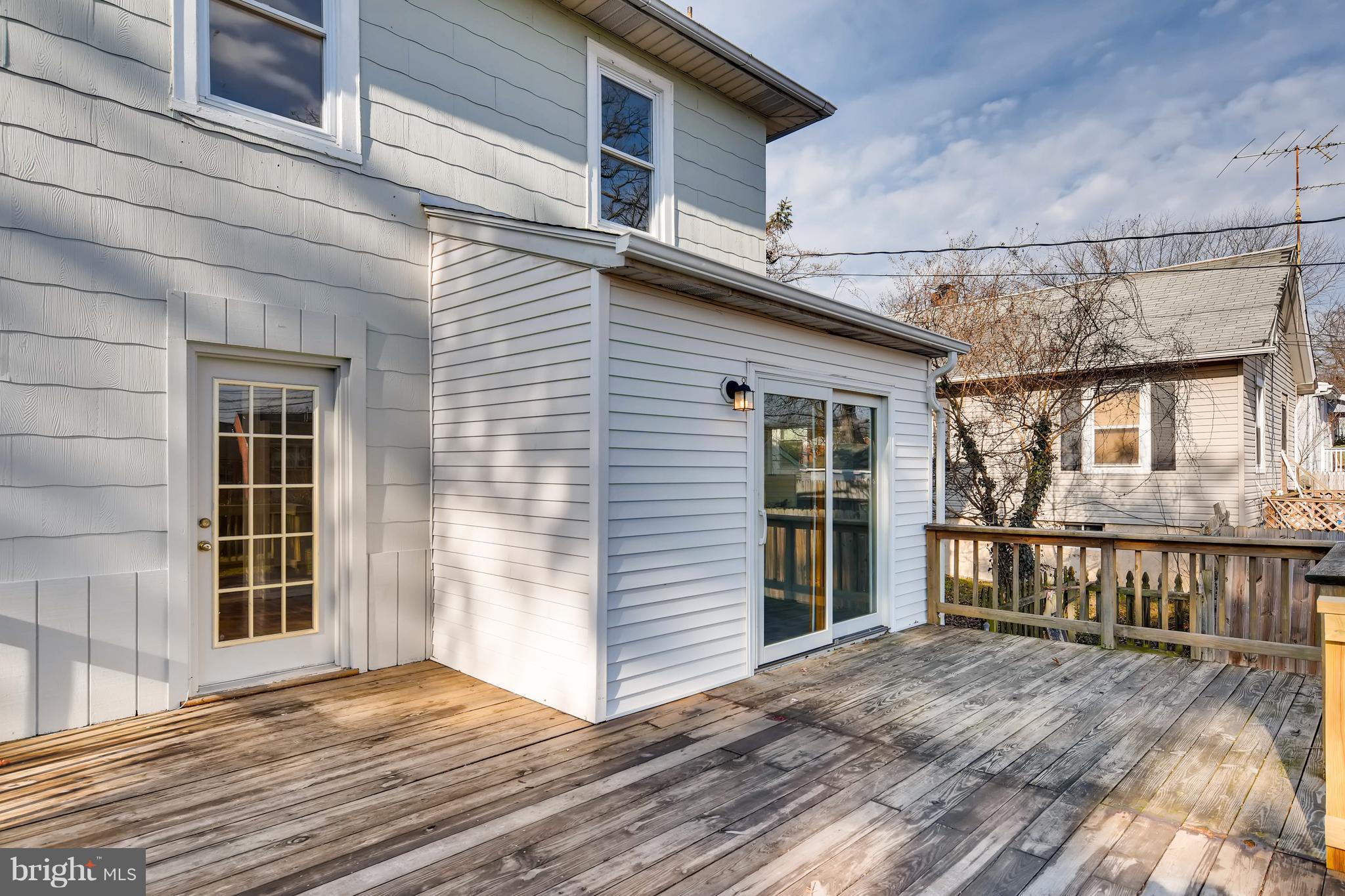 5507 Pilgrim Road Baltimore, MD 21214 - Photo 23 of 28 Deck